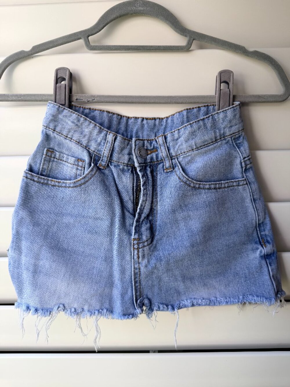 SHEIN Teen Girls Denim Mini Skirt 8–9Y Light Wash Frayed Hem Adjustable Waist